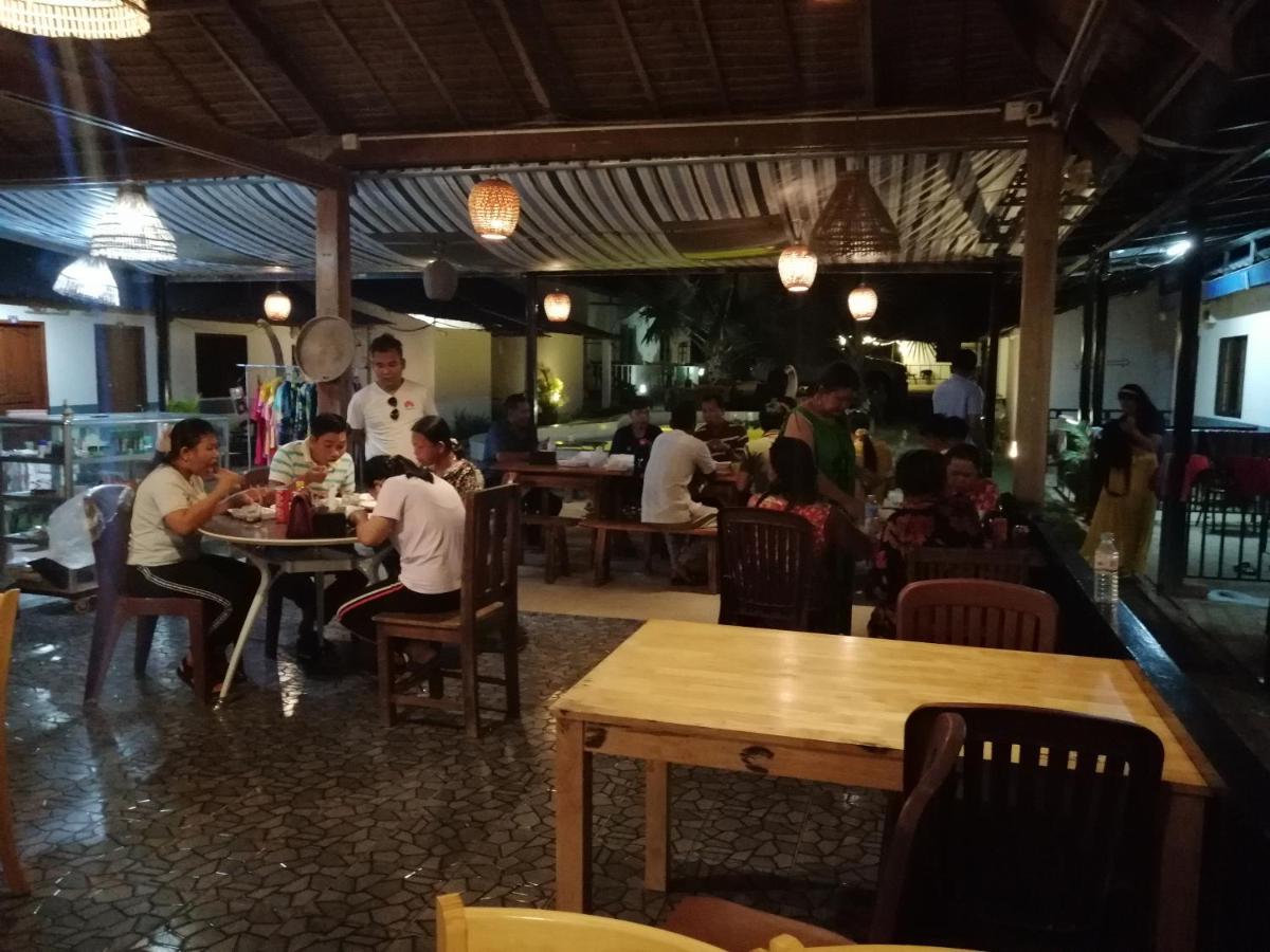 Pat Pat Guesthouse シアヌークビル エクステリア 写真