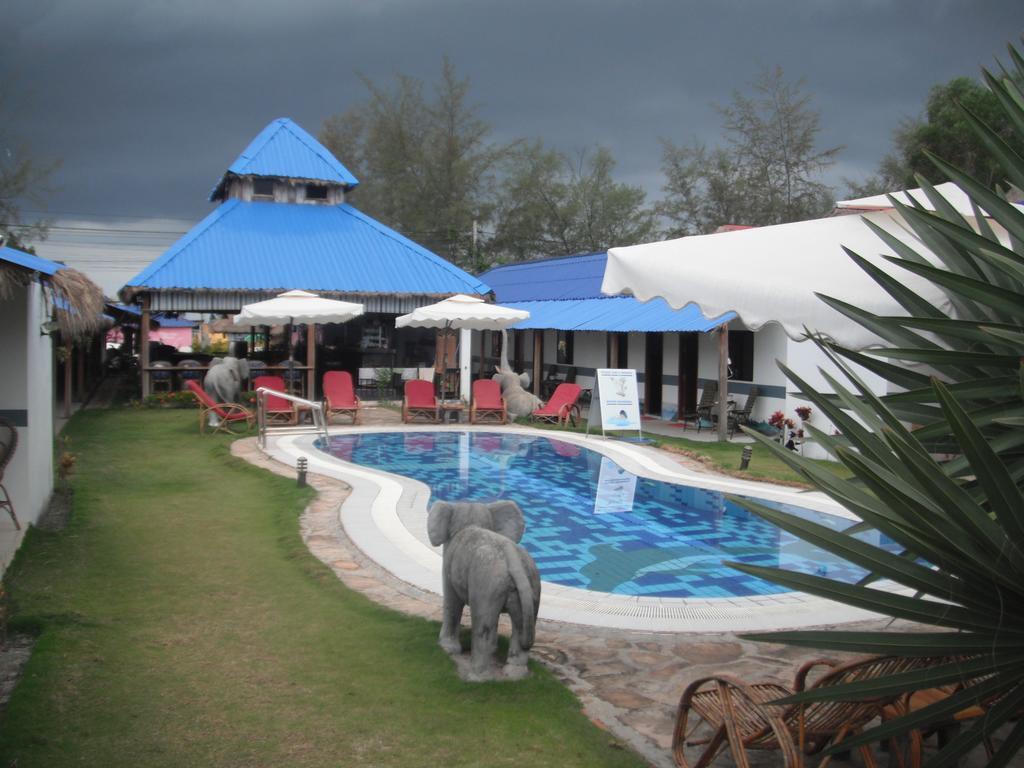 Pat Pat Guesthouse シアヌークビル エクステリア 写真