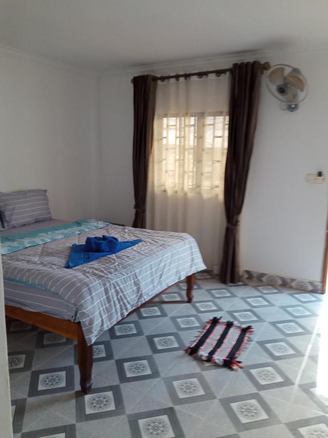 Pat Pat Guesthouse シアヌークビル エクステリア 写真